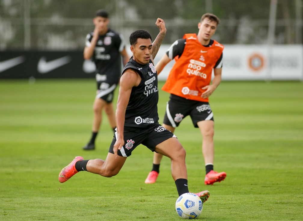 CORINTHIANS - Renato Augusto e Giuliano ficam fora de trabalho no campo - O Esportivo 2 1 - O Esportivo