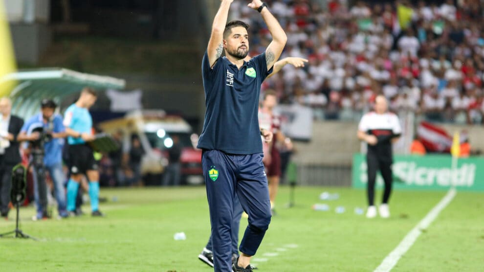 Tecnico Oliveira - O Esportivo