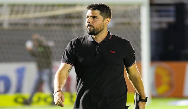 Antonio Oliveira 06 - O Esportivo