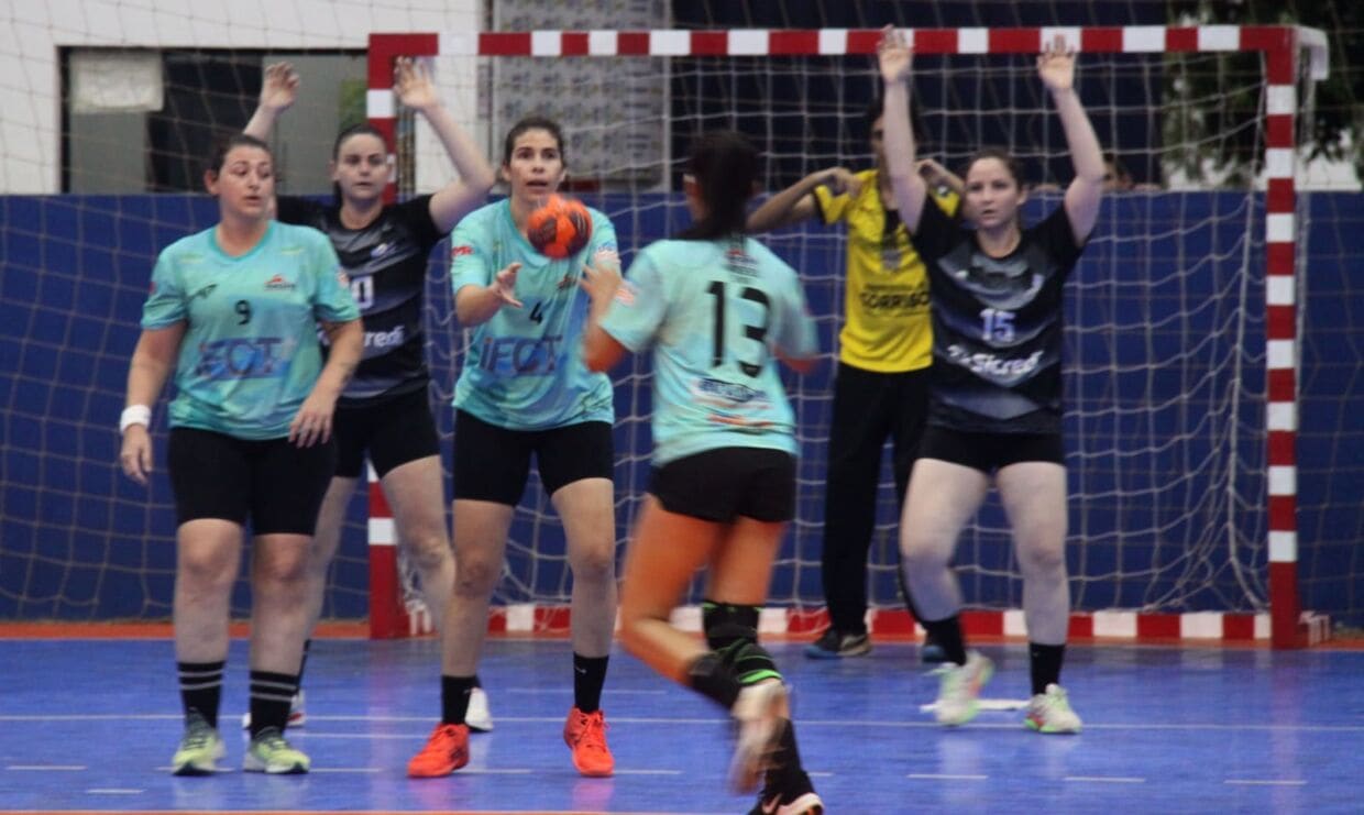 Lance do handebol - O Esportivo