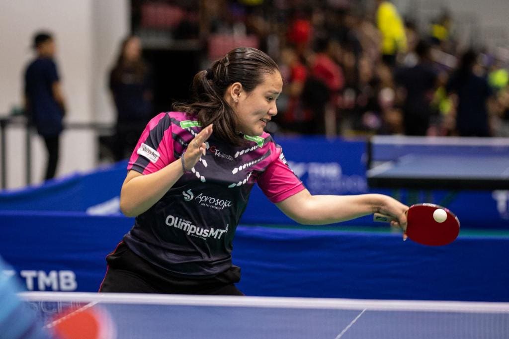 tenis de mesa julia - O Esportivo