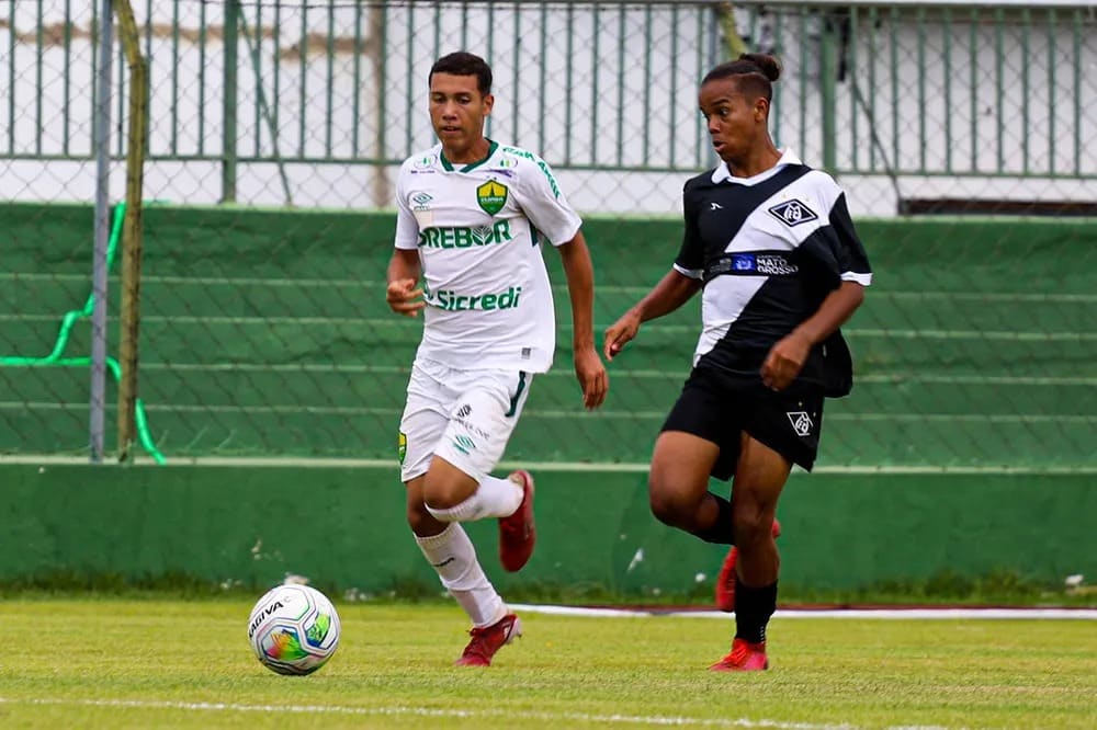 15 e 17 - O Esportivo
