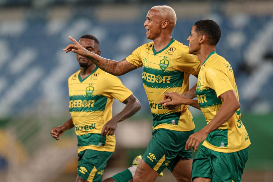Cba goleia - O Esportivo