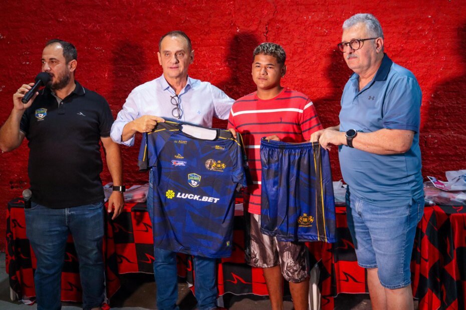 2 Uniformes - O Esportivo
