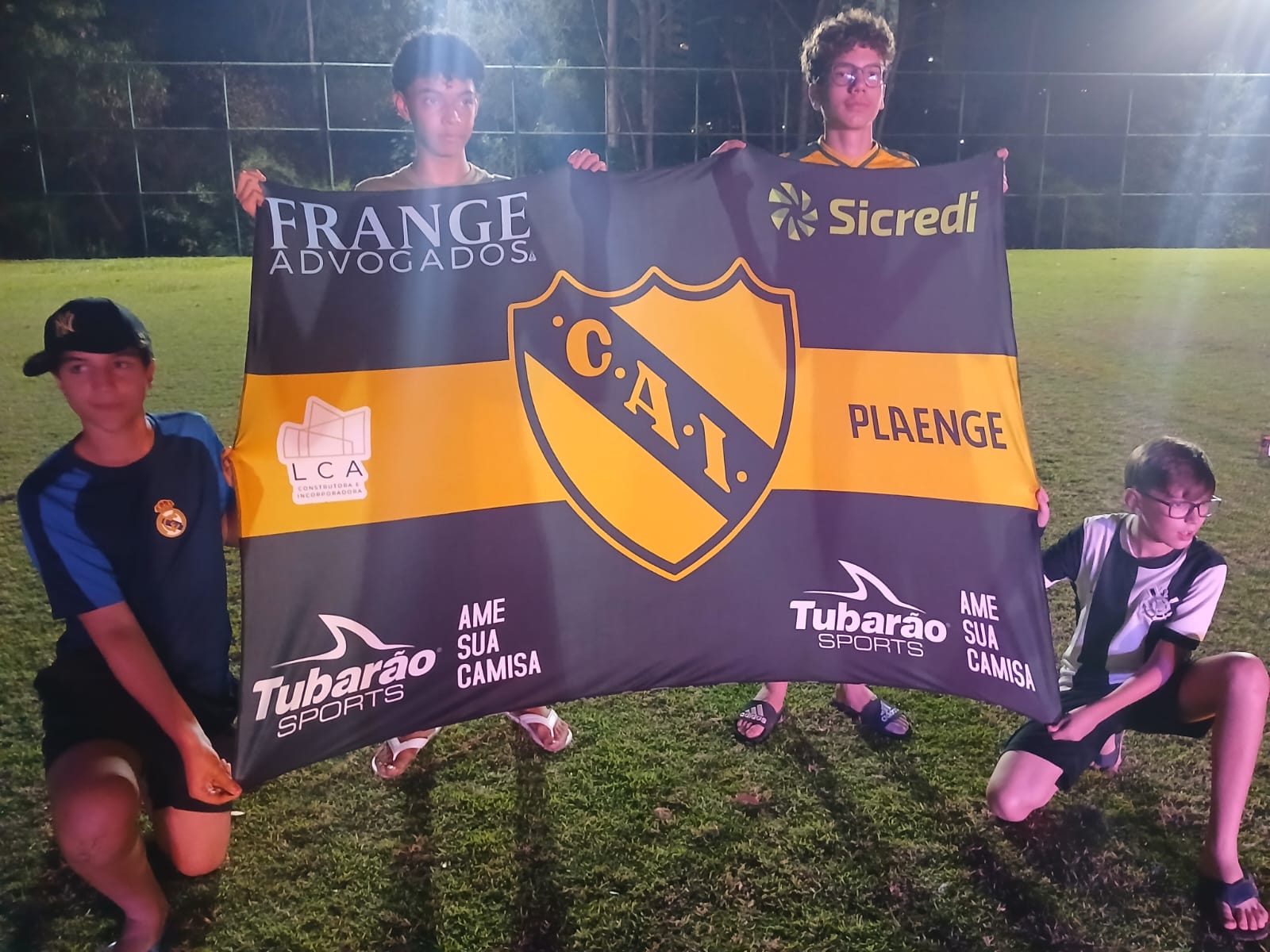 Amam Tubarao - O Esportivo