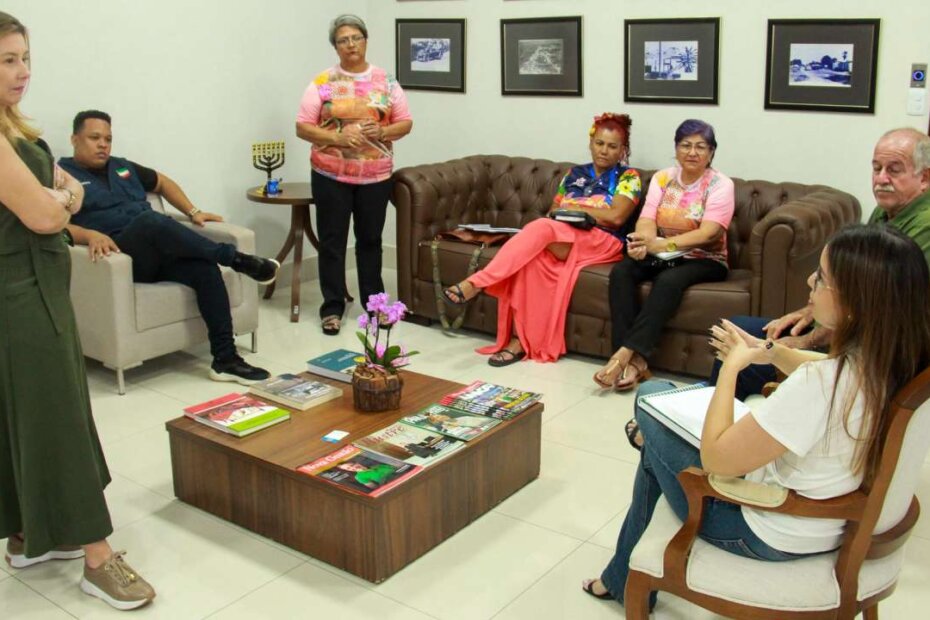 FOMENTO À CULTURA E AO EMPREENDEDORISMO - Prefeita recebe ‘Mulheres Arteiras’ e garante apoio à reativação de Centro Comunitário - O Esportivo Arteiras - O Esportivo