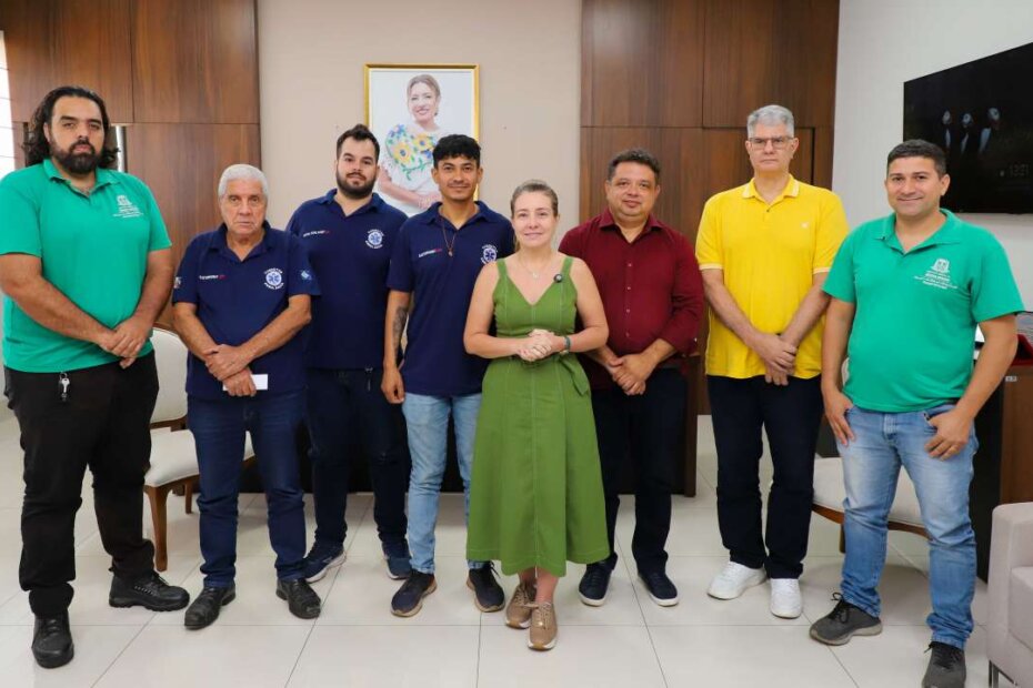 FUNCIONÁRIO PÚBLICO - Prefeita Flávia Moretti discute melhorias salariais para motoristas de ambulância - O Esportivo Motoristas - O Esportivo