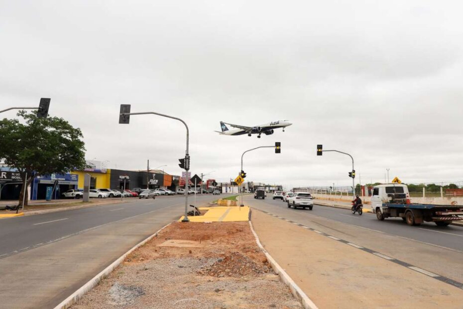 NOVA SINALIZAÇÃO - Novo semáforo na João Ponce reforça segurança e moderniza o trânsito em Várzea Grande - O Esportivo Novo Semafaro - O Esportivo