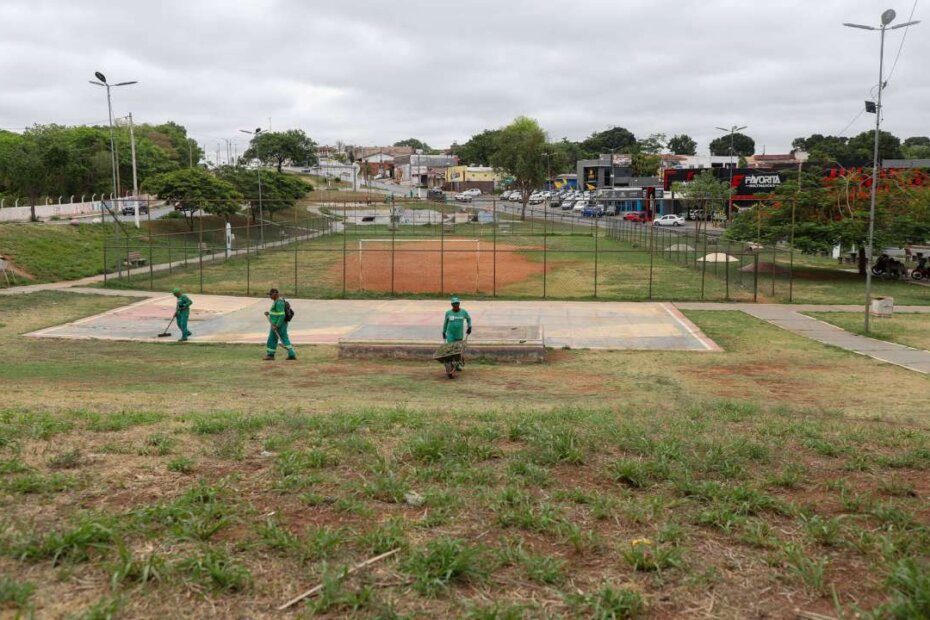 VG EM AÇÃO - Prefeitura de Várzea Grande realiza serviço de limpeza e manutenção de iluminação em diversos bairros - O Esportivo VGG - O Esportivo