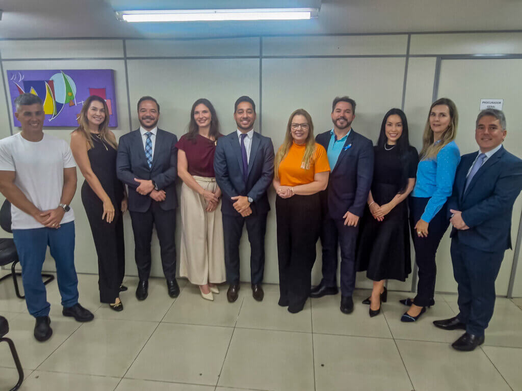 VISITA INSTITUCIONAL - Procuradores reforçam diálogo e colaboração com a Câmara de Cuiabá - O Esportivo Visita Camara - O Esportivo