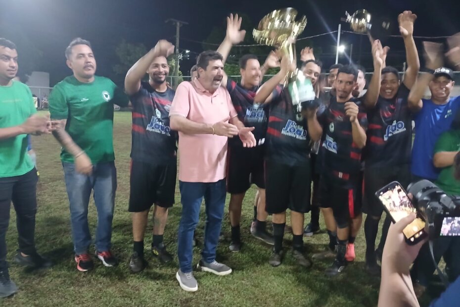 POÇÃO – Soares Espetos é campeão do Campeonato das Feiras Livres de Futebol 7 Society 2025 - O Esportivo 1512 Capa - O Esportivo
