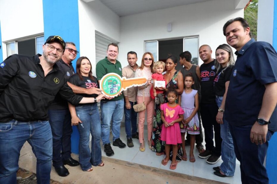 FAIXA ZERO - Primeira-dama de MT entrega casas gratuitas do SER Família Habitação para 10 famílias em São Pedro da Cipa - O Esportivo Faixa Zero A - O Esportivo