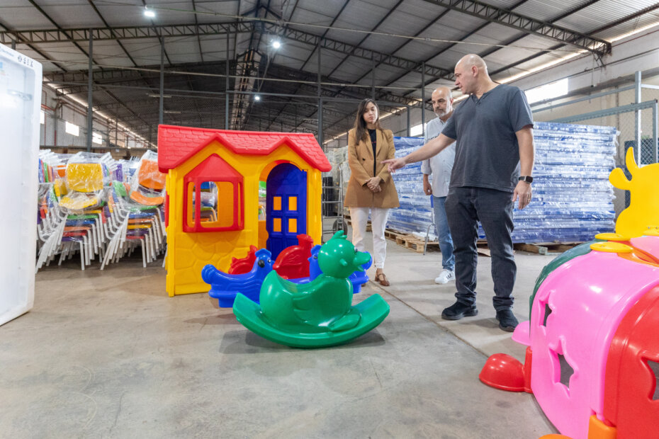 AR-CONDICIONADO, ARMÁRIOS, LIVROS - Prefeitura reforça estrutura escolar com R$ 40 milhões em novos equipamentos - O Esportivo Material Escolar - O Esportivo