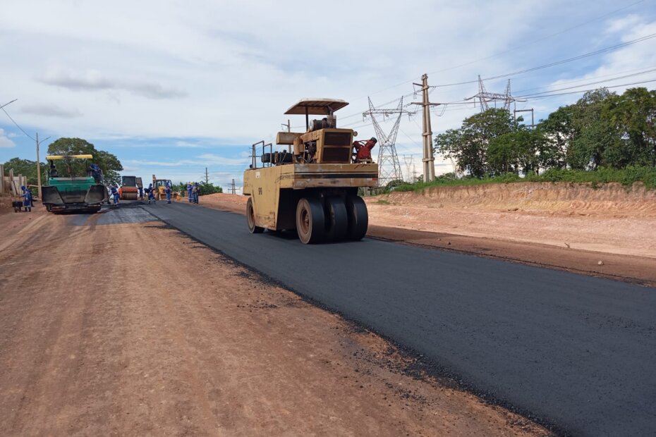 TUDO CINZA - Prefeitura de Cuiabá avança com obras de pavimentação na Avenida Contorno Leste - O Esportivo Contorno Leste - O Esportivo