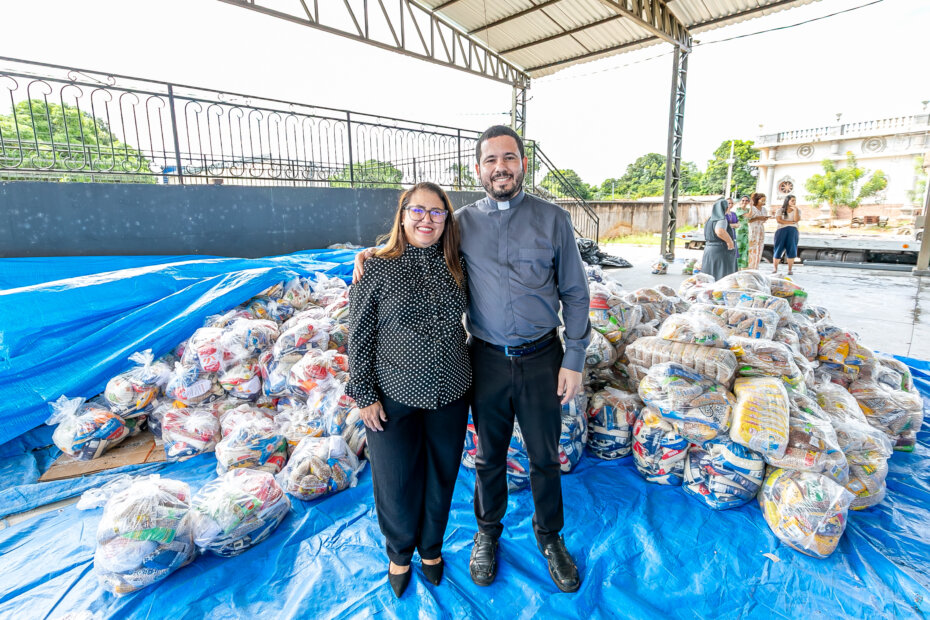 FAMÍLIAS VULNERÁVEIS - Prefeitura fará distribuição de uma tonelada de alimentos arrecadados no Vinde e Vede - O Esportivo Alim Vinde Vede - O Esportivo